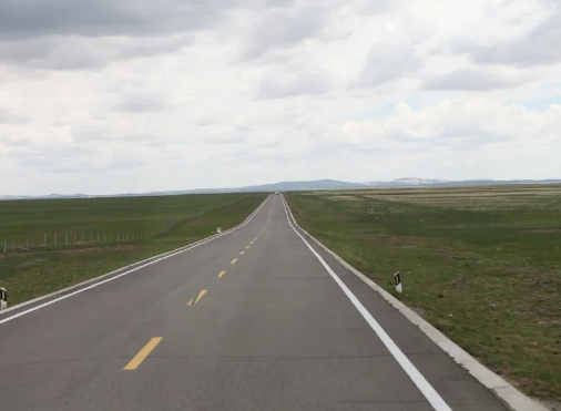 馬健代表：建設美麗公路帶動(dòng)沿線(xiàn)發(fā)展